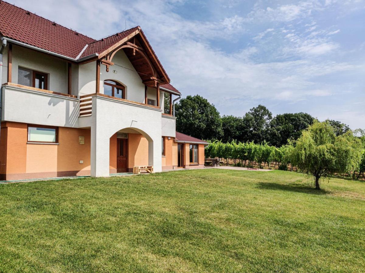 Vinox Winery Villa Vinica Ngoại thất bức ảnh